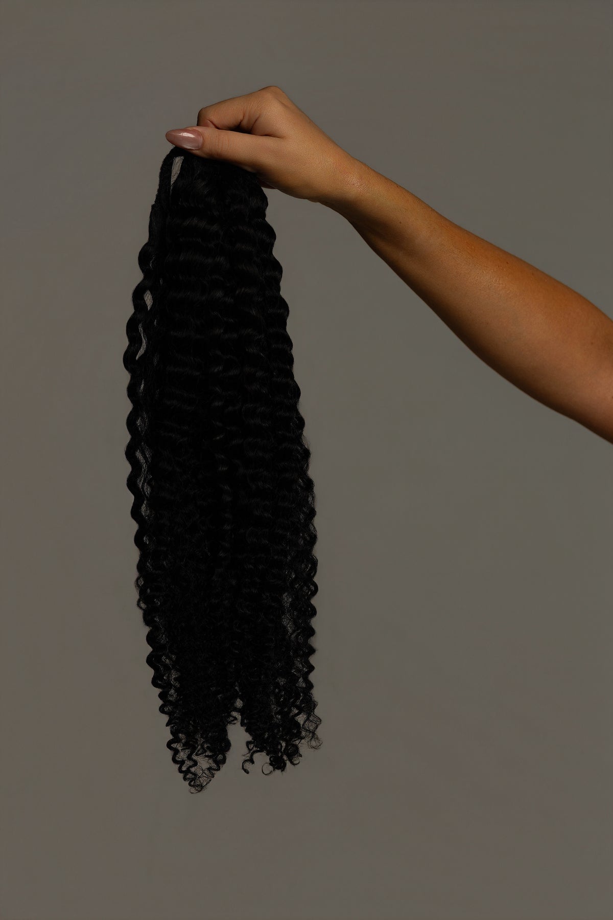 CURLY PONYTAIL BLACK