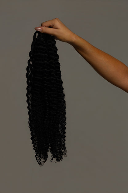 CURLY PONYTAIL BLACK